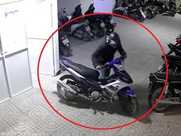 Chiêm bao thấy ăn trộm xe máy nên đánh số đề con bao nhiêu?
