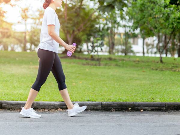 Đi bộ bao lâu thì giảm cân? Cách đi bộ giảm mỡ bụng hiệu quả