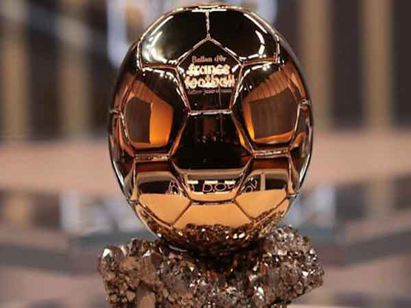 Tạp chí France Football tổ chức giải thưởng Quả Bóng Vàng thường niên 